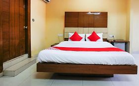 Oyo Hotel Metro International Near Lb Stadium
