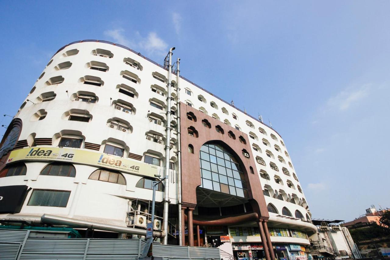 Oyo Hotel Metro International Near Lb Stadium Hyderabad Exterior photo