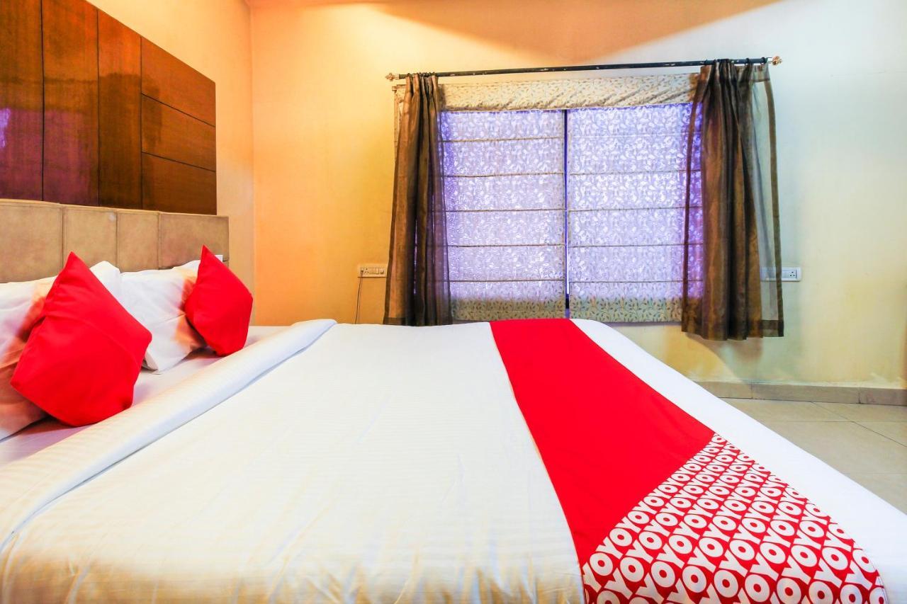 Oyo Hotel Metro International Near Lb Stadium Hyderabad Exterior photo