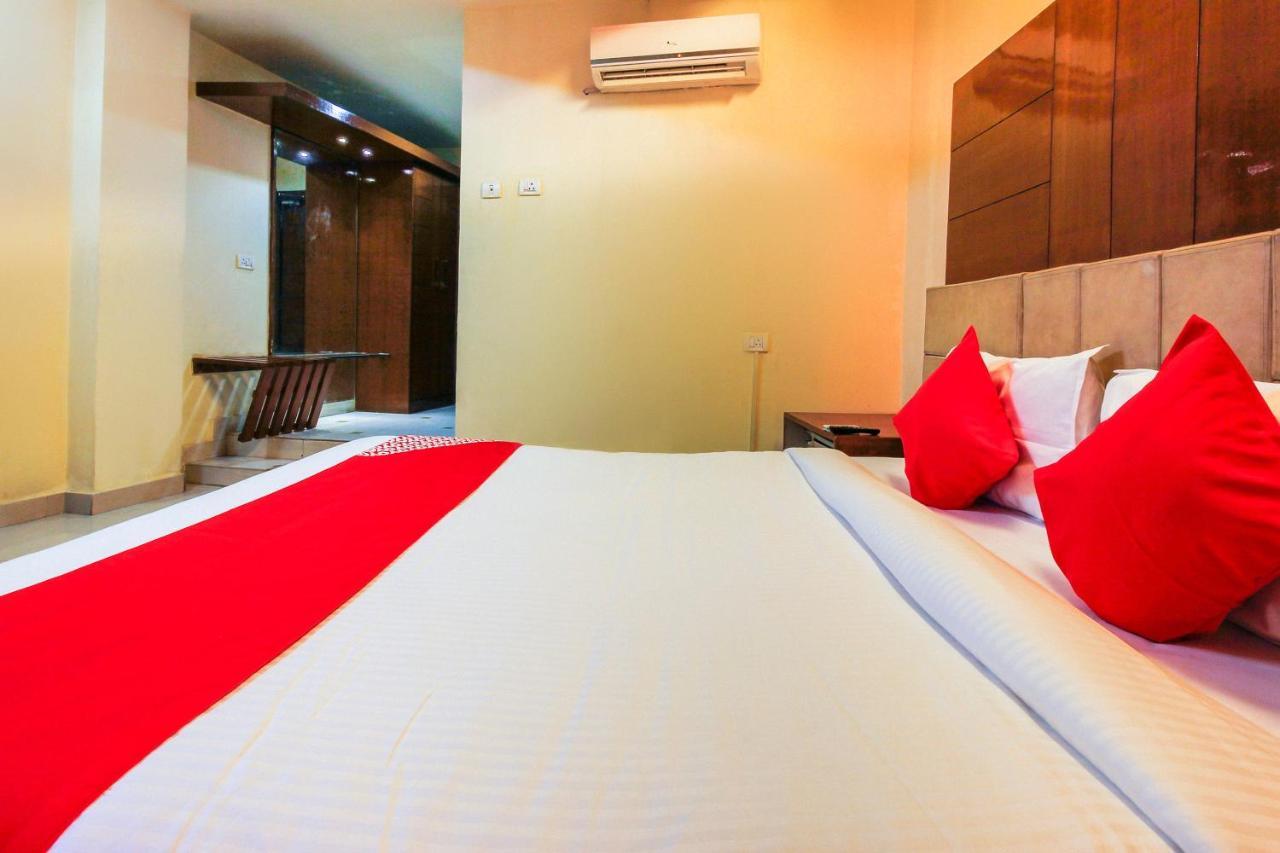 Oyo Hotel Metro International Near Lb Stadium Hyderabad Exterior photo