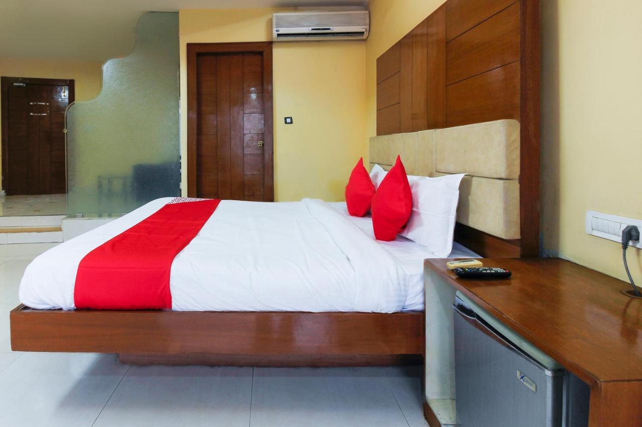 Oyo Hotel Metro International Near Lb Stadium Hyderabad Exterior photo