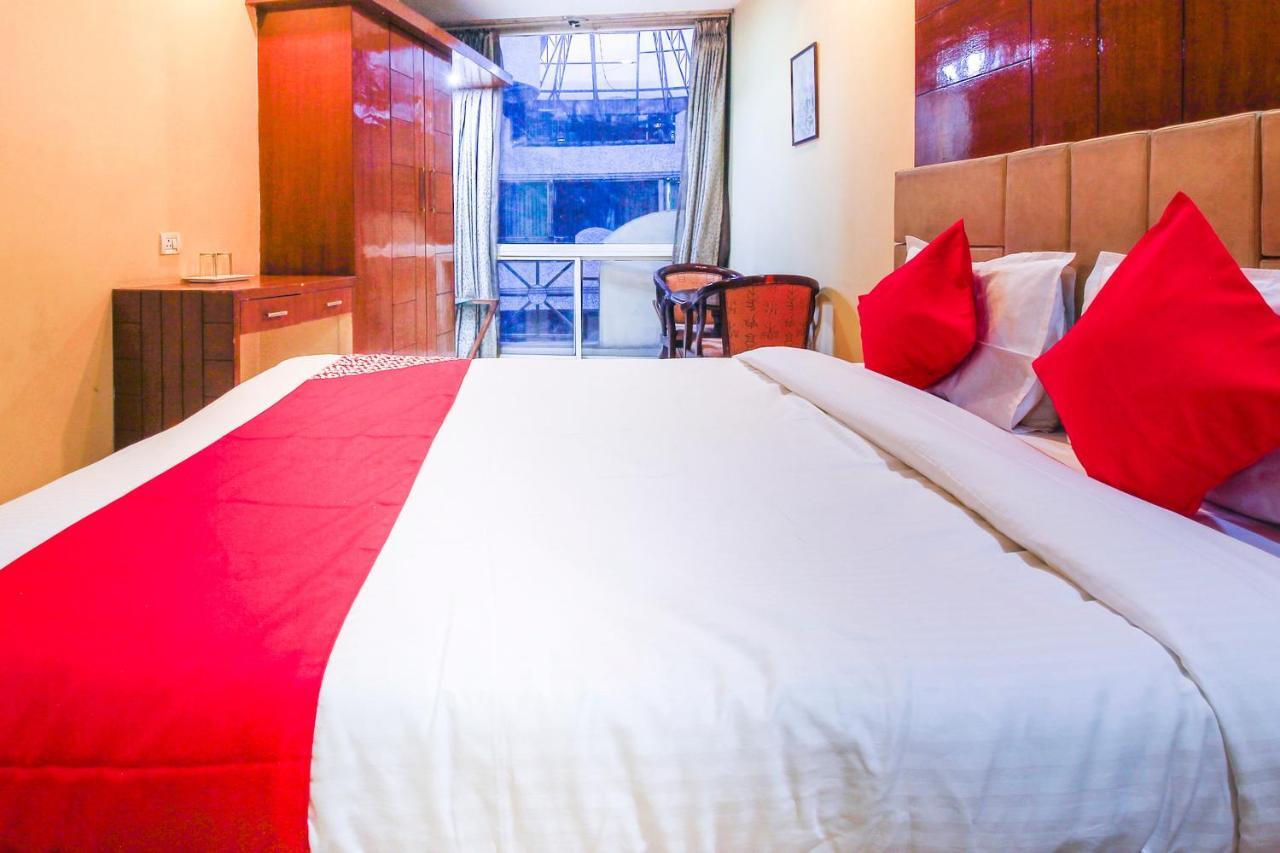 Oyo Hotel Metro International Near Lb Stadium Hyderabad Exterior photo
