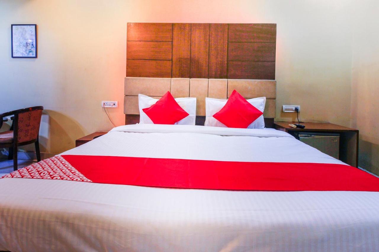 Oyo Hotel Metro International Near Lb Stadium Hyderabad Exterior photo